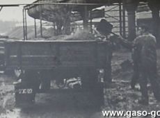 2871.Wielkopolska Huta szkla w Gostyniu - wywoz zuzla z gazogeneratorow