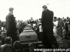 2895.Pogrzeb Boleslawy Bogdanskiej - nauczycielki Szkoly Podstawowej nr 1 w Gostyniu (6 maja 1956 r.)