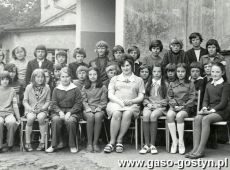 291.Klasa Vb SP 1 w Gostyniu (wych. Krystyna Adamczak)-1975r.