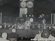 2917.Akademia w Zakladowym Domu Kultury Hutnik z okazji 60-lecia Wielkopolskiej Huty Szkla w Gostyniu (1982 r.)-uroczystosciom przewodniczyl Stanislaw Piotrowiak