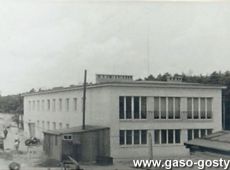 2989.Huta Szkla w Gostyniu - nowy biurowiec (1959 r.).JPG