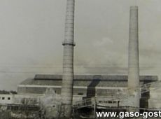 2992.Huta Szkla w Gostyniu - hala produkcyjna i budowa drugiego komina (1961 r.).JPG