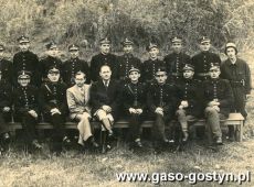 3018.Druhowie OSP Gostyn, ktorzy brali udzial w przygotowaniu akcji przeciwpozarowej (1952 r.)