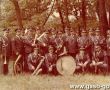 3046.Orkiestra Deta Cukrowni w Gostyniu - zdjecie wykonane po zdobyciu III miejsca na III Wojewodzkim Przegladzie Orkiestr Detych w Lesznie (1 czerwca 1980 r.)