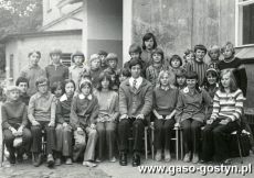 307.Klasa VI b SP 1 w Gostyniu (wych. Jan Mruk)-1975r.