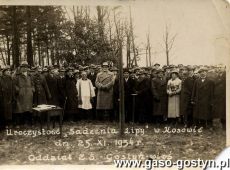 3103.Sadzenie lipy jako pomnika w dwudziesta rocznice wymarszu Kadrowki - Kosowo, 25 listopada 1934 r.