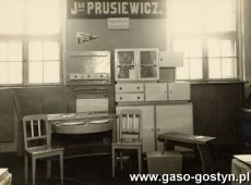 3150.Wystawa prac terminatorskich uczniow Publicznej Szkoly Doksztalcajacej Zawodowej w Gostyniu (8-10 maja 1938 r., sala Domu Katolickiego w Gostyniu)