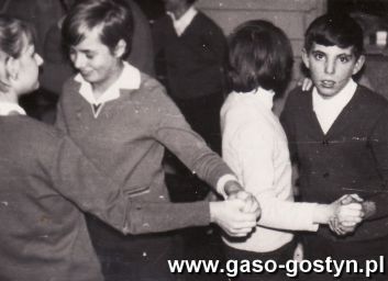 317.Wieczorek karnawalowy w klasie VI b SP 3 w Gostyniu (1968r.)