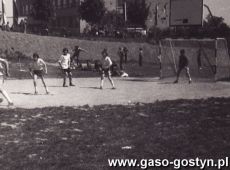 3211.Tydzien Sportu Szkolnego w Gostyniu-fragment neczu pomiedzy SP 1 i SP 3, w bramce najsympatyczniejszy bramkrz turnieju Hubert Szafranek (1977 r.)