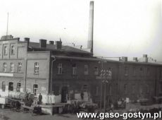 3266.Spoldzielnia Mleczarska przy ulicy Przy Dworcu w Gostyniu - zdjecie z 1950 roku