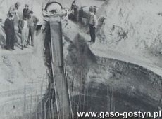 3270.Rozbudowa Huty Szkla w Gostyniu - budowa fundamentow komina wspolnego dla hal  nr 1 i nr 2 (1956 r.)