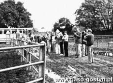 3345.Uczestnicy zjazdu nasiennikow i hodowcow krajow  RWPG zwiedzaja Stacje Hodowli Roslin w Szelejewie (14 wrzesnia 1978 r.)