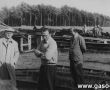 3356.Rozbudowa Huty Szkla w Gostyniu-stoja od lewej Spaczynski, Salomonski,Sobieraj (dyrektor), Eitner i Dopierala (15 wrzesnia 1958 r.)