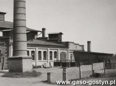3359.Gostynska huta szkla na zdjeciu z 1945 roku (widok hali produkcyjnej nr 2)