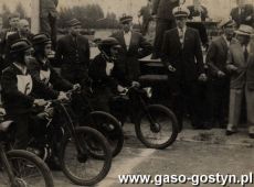 346.W zawodach motocyklowych w Gnieznie wzieli udzial zawodnicy Motoklubu Unia Gostyn (Gniezno, 5 wrzesnia 1948 r.)