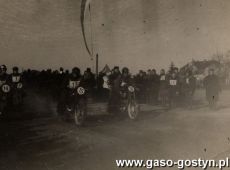 347.W zawodach motocyklowych w Gnieznie wzieli udzial zawodnicy Motoklubu Unia Gostyn (Gniezno, 5 wrzesnia 1948 r.)