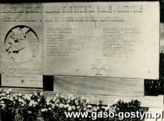 349. Cmentarz w Gostyniu - w 1958 r. ustawiono pomnik w holdzie bohaterom, ktorzy oddali swe zycie za Wiare i Ojczyzne