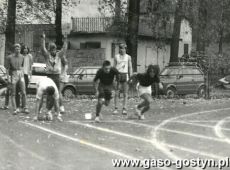 3506.Liga lekkoatletyczna gostynskich szkol Liceum Ogolnoksztalcace-Zespol Szkol Zawodowych (stadion OSiR w Gostyniu, 10 pazdziernika 1992 r.)