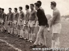 352.Druzyna KS Kania Gostyn podczas towarzyskiego meczu z reprezentacja LZS powiatu gostynskiego wygranego przez Kanie 7-1 (pazdziernik 1965 r.)