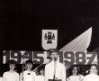 3584.Uroczysta akademia z okazji wyzwolenia Gostynia (26 stycznia 1987 r., Miejsko-Gminny Osrodek Kultury w Gostyniu), koncert w wykonaniu uczniow SP 2