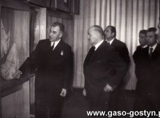 3663.Konsul generalny ZSRR w Poznaniu Nikolaj Talyzin zwiedza Muzeum w Gostyniu (15 listopada 1972 r.)