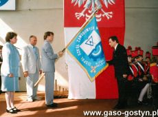 3784.Uroczystosc wreczenia sztandaru dla Zespolu Szkol Zawodowych w Gostyniu (5 czerwca 1996 r.)