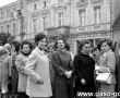 3800. Pochod pierwszomajowy (Rynek w Gostyniu, 1 maja 1969 r.)