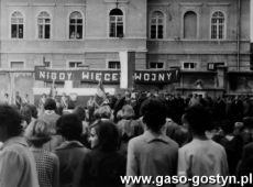 3837.Rynek w Krobi - manifestacja patriotyczna