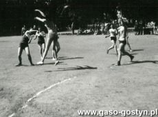 3942.Tydzien sportu szkolnego w Liceum Ogolnoksztalcacym w Gostyniu - turniej pilki recznej (28 maja 1977 r.)