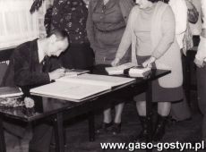 3958.Edward Balcerzan (krytyk literacki, tlumacz, poeta, prozaik) na spotkaniu autorskim w gostynskiej Bibliotece (1976 r.)