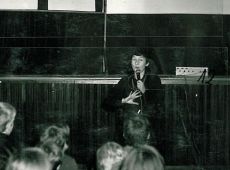 3967. IX Festiwal Filmow o Bolku i Lolku (Zakladowy Dom Kultury w Gostyniu, 1980 r.)-spotkanie z Ewa Kulig ze Studia Filmow Rysunkowych w Bielsku-Bialej, autorka scenariuszy