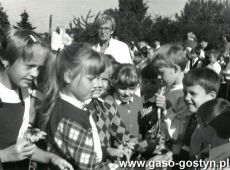 3972.Uroczyste zakonczenie roku szkolnego w Szkole Podstawowej nr 3 w Gostyniu (26 czerwca 1987 r.)