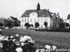 3980.Rynek i ratusz w Gostyniu (okres PRL-u)