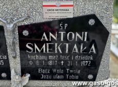 4.Cmenatrz w Gostyniu - grob weterana walk o wolnosc i niepodleglosc Polski Antoniego Smektaly i jego zony Anny
