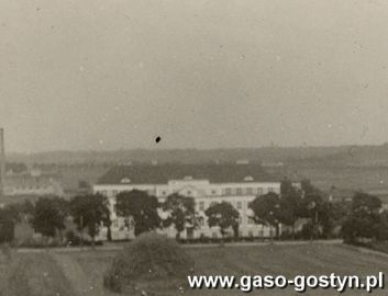 421.Widok na Gimnazjum w Gostyniu (ok.1935r.)