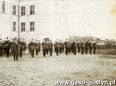 4266. Gimnazjum w Gostyniu - cwiczenia hufca na boisku szkolnym (1926 r.)