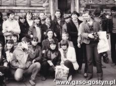 4371.Wycieczka uczniow Liceum Ogolnoksztalcacego w Gostyniu (Krakow-Oswiecim-Wieliczka, 1980 r.)