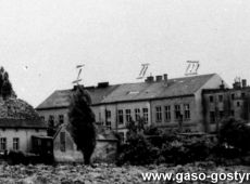 4380.Etapy rozbudowy Szkoly Podstawowej nr 1 w Gostyniu (I czesc wybudowana w 1881 r., II dobudowana w 1903 r., a III w 1959 r.)