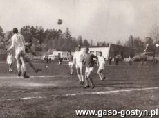 439. Mecz pilkarski na gostynskim stadionie