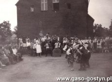 4445.Wystepy dzieci na zakonczenie roku szkolnego w Szkole Podstawowej w Dusinie (23 czerwca 1962 r.)