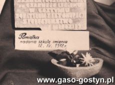 4451.Pamiatka nadania im. Czarnego Legionu Szkole Podstawowej nr 1 w Gostyniu (12 kwietnia 1972 r.)