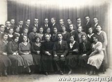4490.Uczniowie Gimnazjum Miejskiego w Gostyniu wraz z profesorem Jozefem Gozdawa Godlewskim (lata 30. XX wieku)