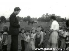 4535.Z okazji Miedzynarodowego Dnia Dziecka przedszkolaki z gostynskiego Przedszkola nr 2 wyjechaly na wycieczke do Stadniny Koni w Pepowie (1987 r.)