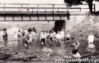 468.Wycieczka nad wode uczniow Szkoly Podstawowej nr 2 w Gostyniu - 19.06.1958r.