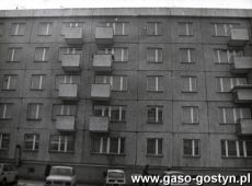 4681. Blok przy ulicy PPR (obecnie Kolejowa) w Gostyniu - 1981 r.