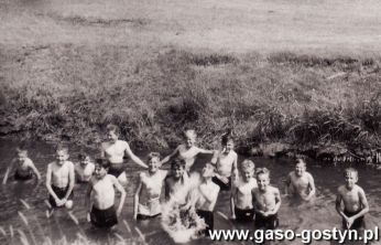 469.Wycieczka nad wode uczniow Szkoly Podstawowej nr 2 w Gostyniu - 19.06.1958r.