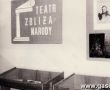 4701.Teatr zbliza narody - wystawa w Bibloiotece Publicznej Miasta i Gminy w Gostyniu (1982 r.)