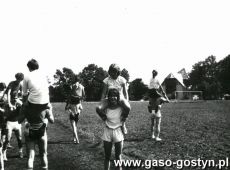 476.Oboz sportowy siatkarek gostynskiej Kani w Karpaczu (1987 r.)