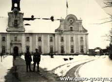 481.Zolnierze niemieccy w klasztorze na Swietej Gorze w Gostyniu (1941 r.)