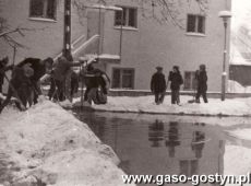 4876. Przygotowanie lodowiska w parku przy ul. Strzeleckiej w Gostyniu